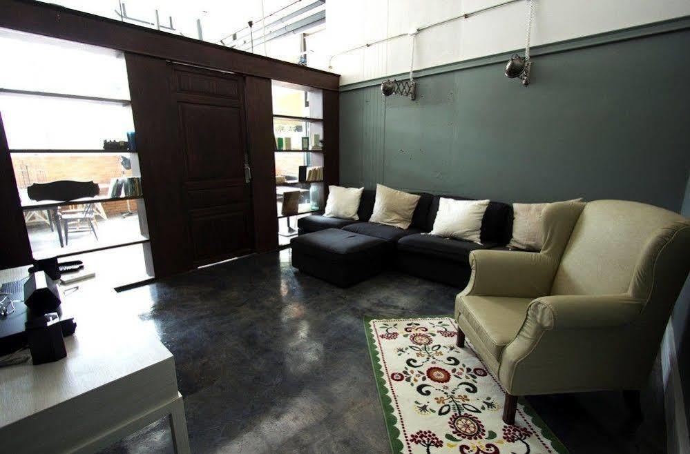Oneday Hostel Sukhumvit 26 曼谷 外观 照片