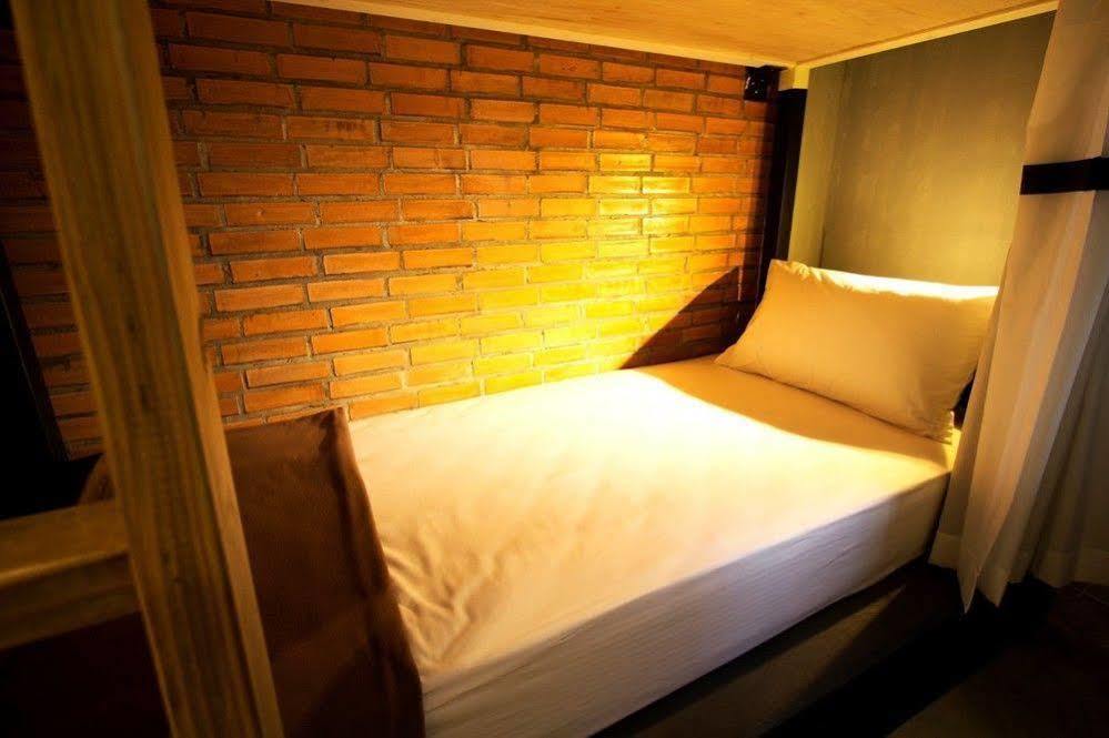 Oneday Hostel Sukhumvit 26 曼谷 外观 照片