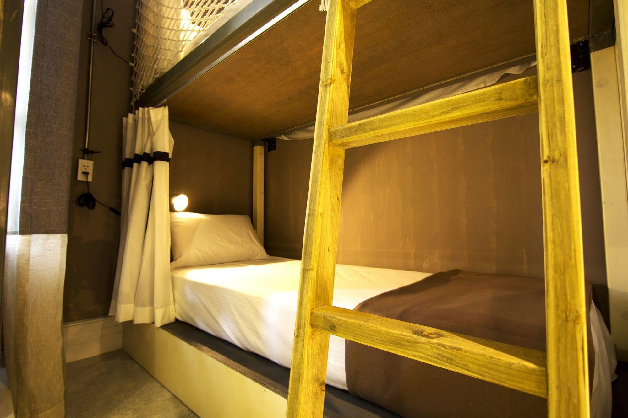 Oneday Hostel Sukhumvit 26 曼谷 外观 照片